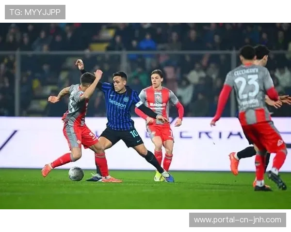 国际米兰客场2-0击败克雷莫纳，劳塔罗头球破门领跑射手榜